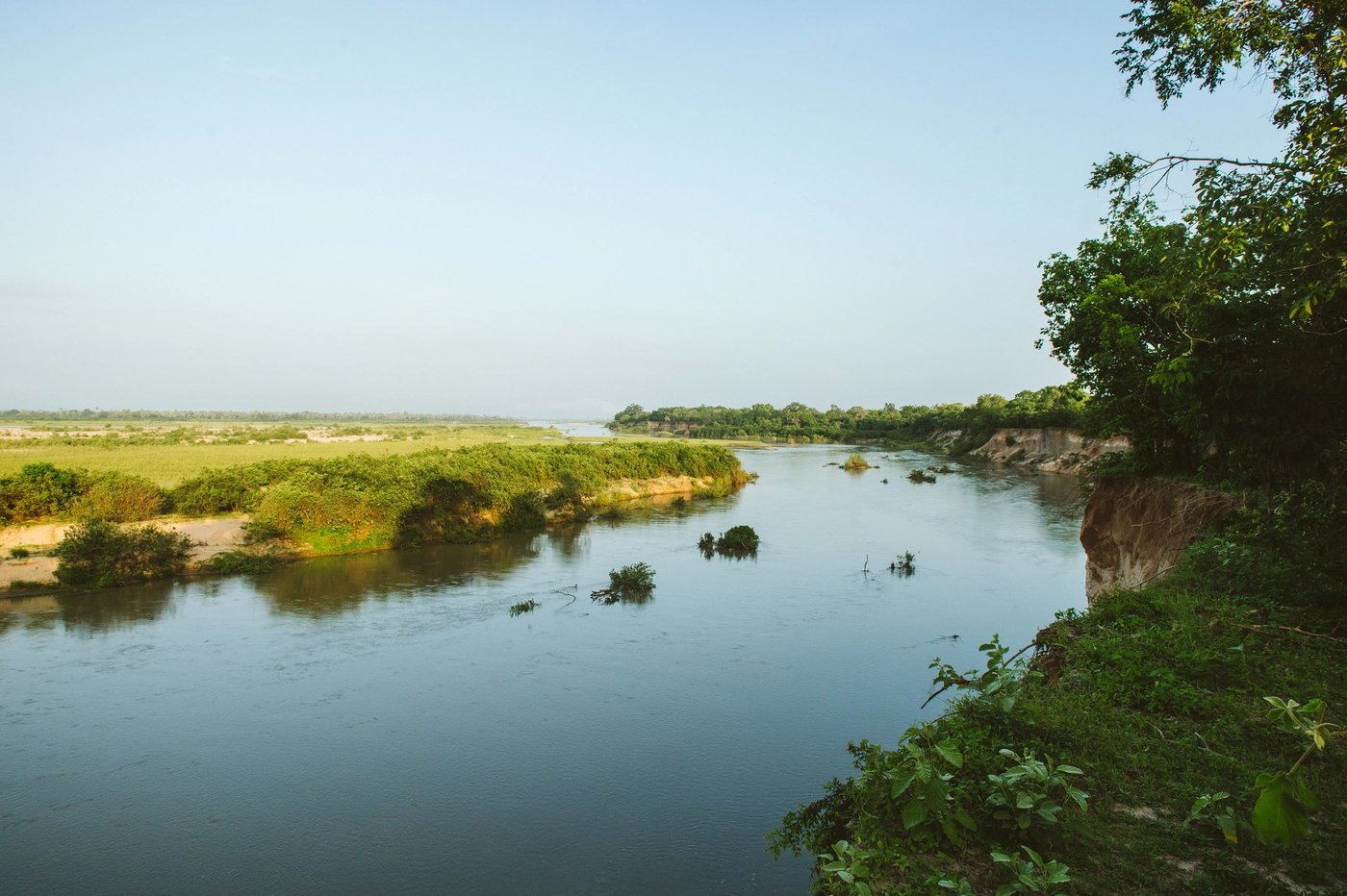 Ruhige Flussschleife, gesehen vom Rufiji River Camp